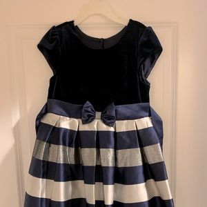 Girls velvet dress